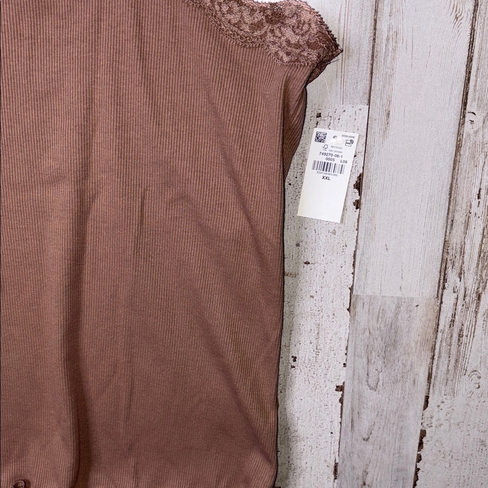 Old Navy Brown Lace Camisole - Picture 2 of 13